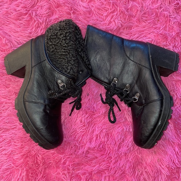 Bella Marie Shoes - Bella Marie New condition Sherpa lined ankle boots.